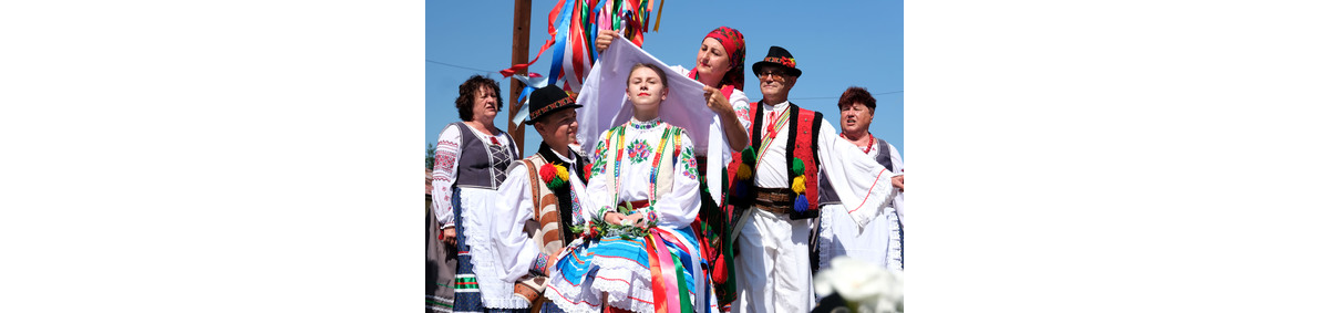 Horehronský viachlasný spev na folklórnom festivale „Svadba v raji“ v obci Vernár