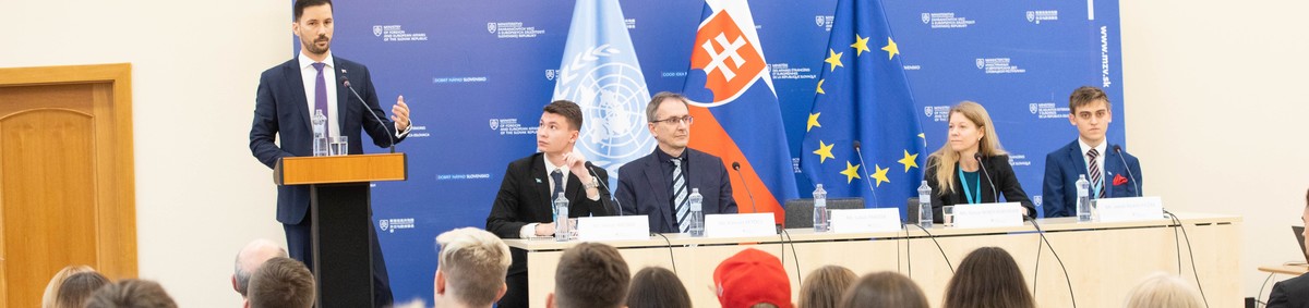 Pod záštitou SK UNESCO - II. modelové zasadnutie OSN AproMUN na pôde Ministerstva zahraničných vecí a európskych záležitostí SR